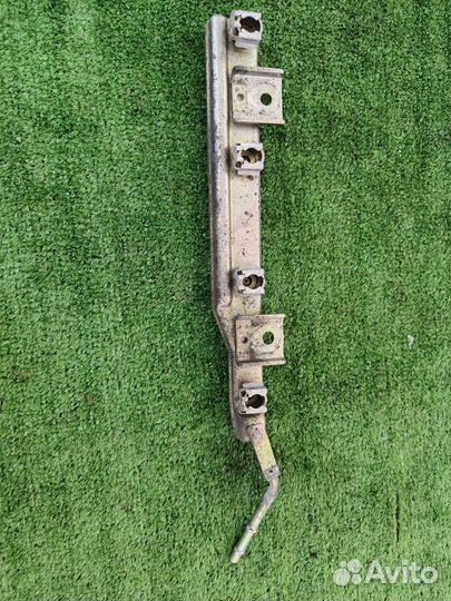 Топливная рампа Nissan almera n 16