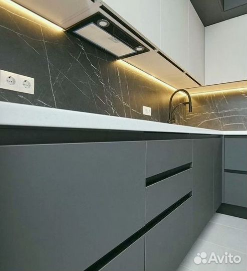 Кухонный гарнитур на заказ от фабрики