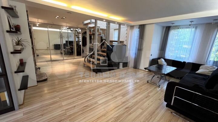 Таунхаус 219,9 м² на участке 3 сот.