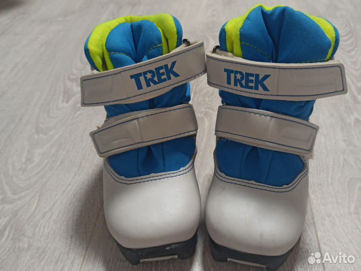 Лыжные ботинки