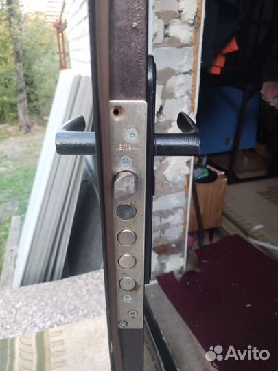 Дверь входная металлическая б/у