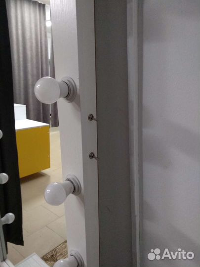 Зеркало с подсветкой в полный рост