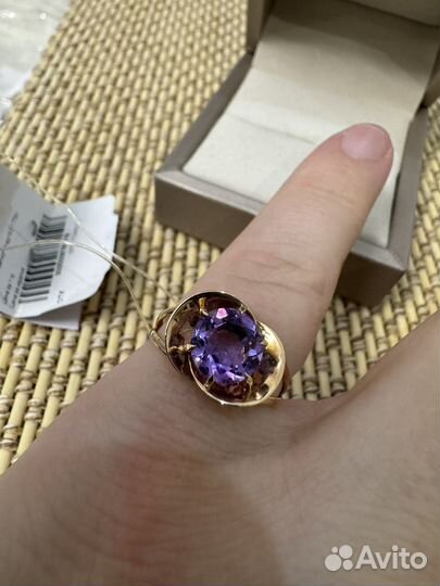 Золотое кольцо с аметистом