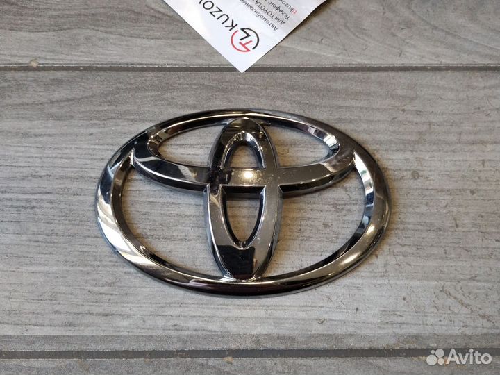 Эмблема Ленд Крузер 300 на багажник Оригинал