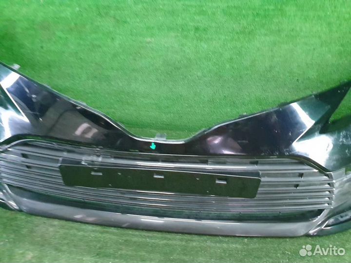 Бампер передний Toyota Camry
