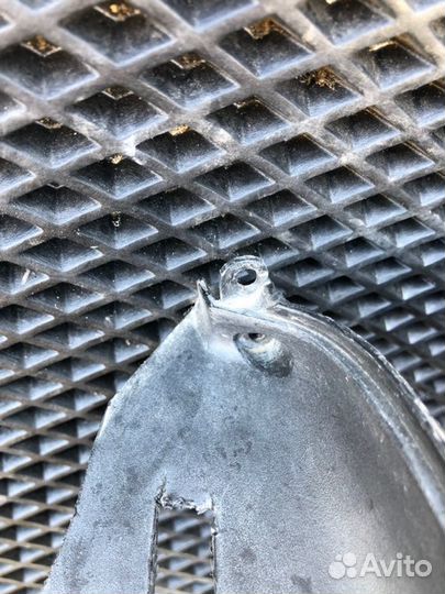 Подрулевой пластик нижний Sym Orbit 50