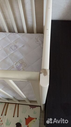 Детская кроватка с маятником и ящиком