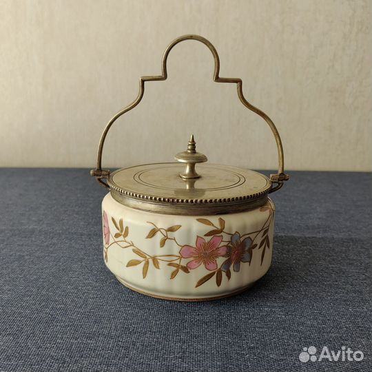 Бисквитница. Англия конец 19, начало 20 века