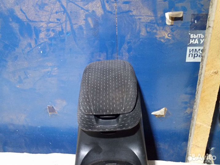 Подлокотник Hyundai Sonata 4 тагаз