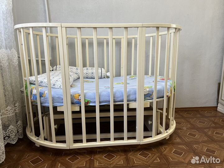 Кровать с маятником