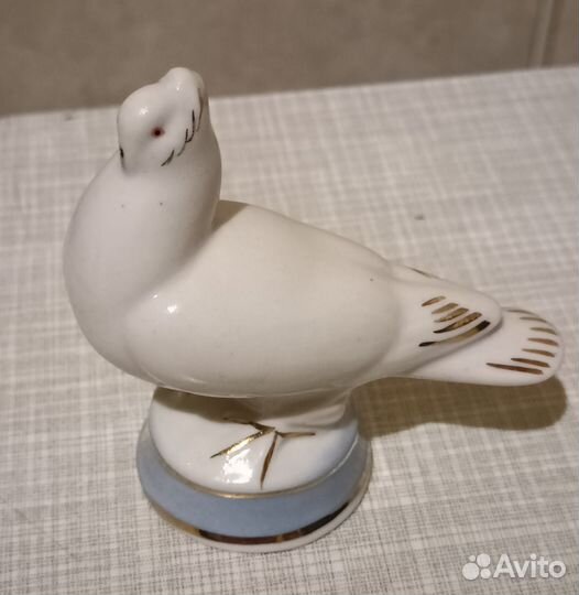 Статуэтка голубь малый