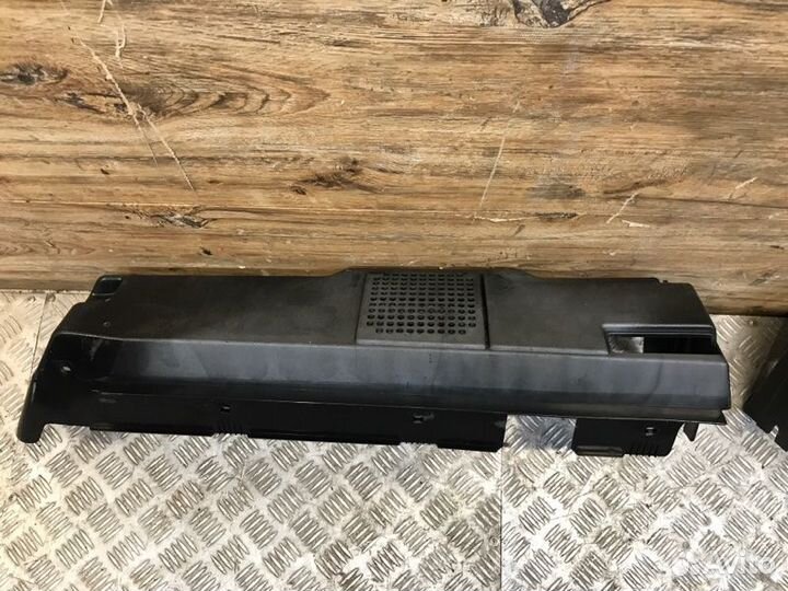 Накладка проема багажника левая Ваз Жигули 2104