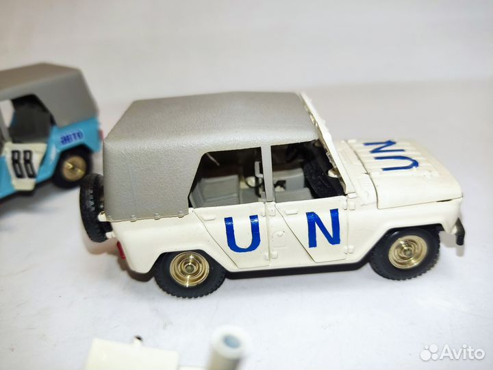 Модель 1/43 УАЗ 469 А34