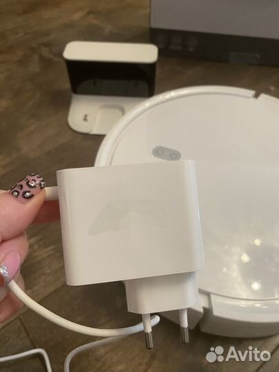 Продам Xiaomi Робот-пылесос E10 EU, белый