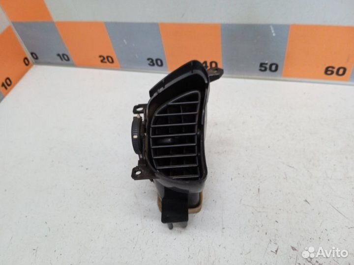 Дефлектор воздушный левый Nissan Almera N16 1.5