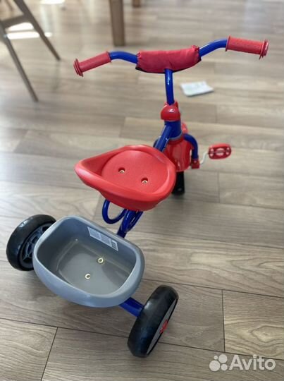 Трехколесный велосипед