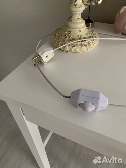 Лампа настольная