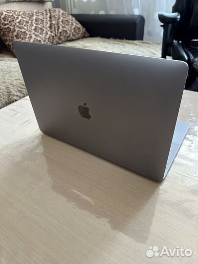 Apple MacBook Pro 15 (2017) 1tb