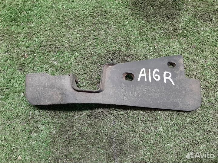 Брызговик порога правый Lexus RX300 (MCU35) 2004