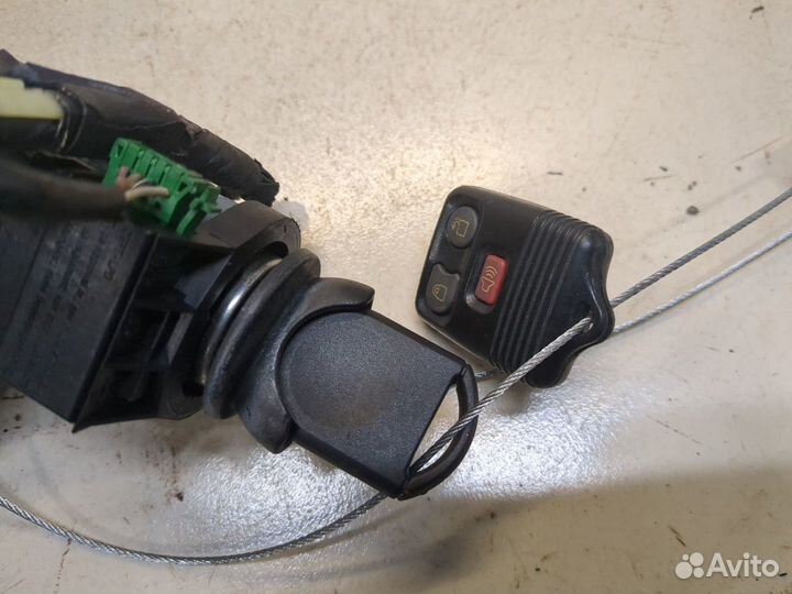 Замок зажигания Mazda Tribute, 2006