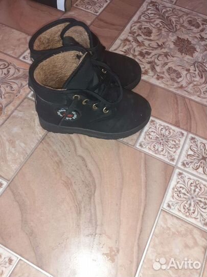 Ботинки на мальчика 27 и 28 р. 3 пары