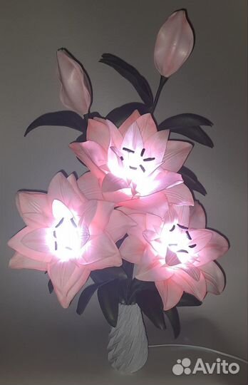 Светильник настольный лилия