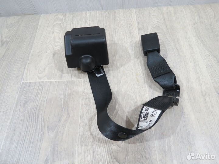 Ремень безопасности Volkswagen Polo