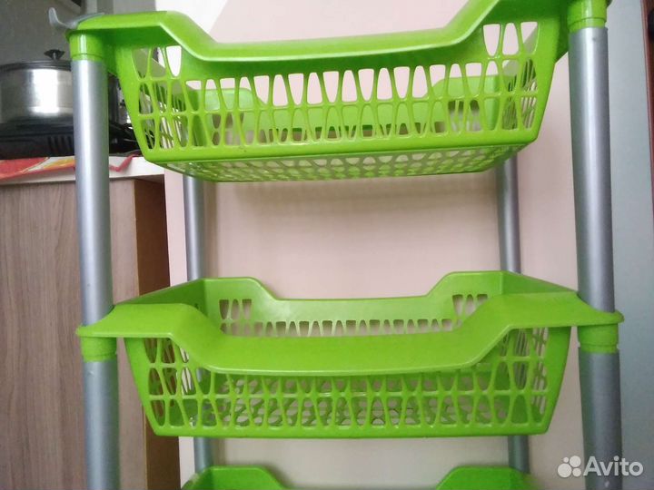 Этажерка на колесах