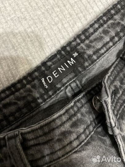 Джинсы широкие