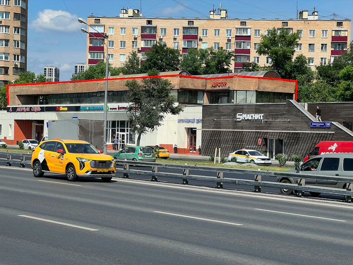 Магазин/ ресторан/ услуги/ офис, 942 м²