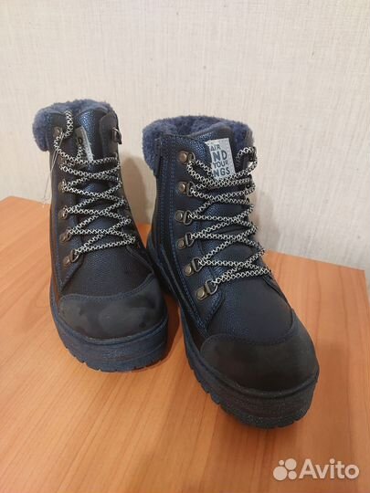 Ботинки зимние для девочки 33 размер. Новые
