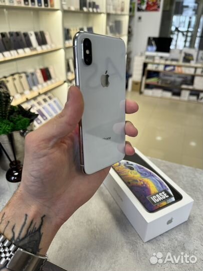 iPhone Xs, 64 ГБ