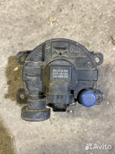 Mitsubishi противотуманная фара. 8321A365