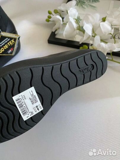 Ботинки женские clarks новые