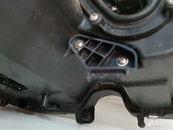 Фара левая Mercedes-Benz E 211