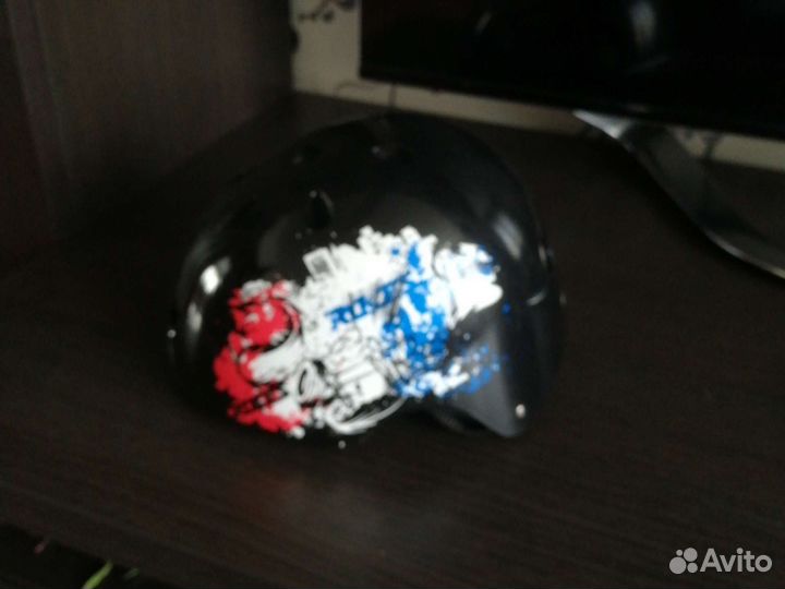 Шлем защитный для роликовых коньков для скейдборда