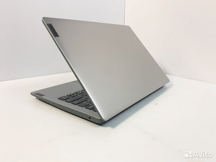 Ноутбук Lenovo Athlon 3020e/4Gb/SSD 128Gb