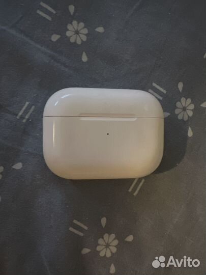 Airpods pro кейс и правый наушник оригинал