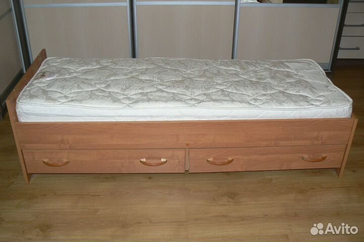 Детская кроватка-трансформер + 2 матраса