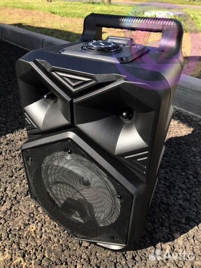Колонка бумбокс-чемоданчик с микрофном
