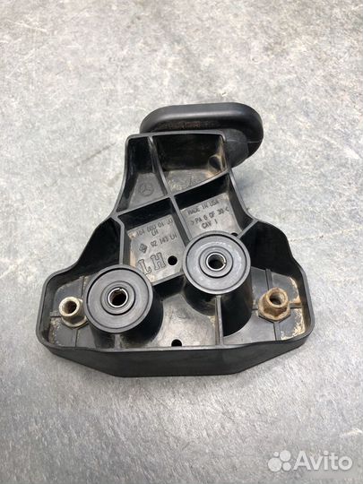 Направляющая бампера задняя левая Mercedes M W164