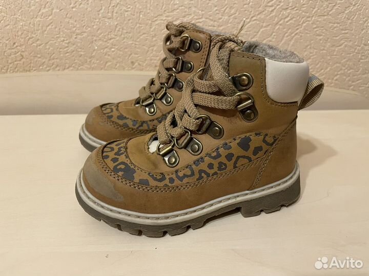 Ботинки на девочку 23