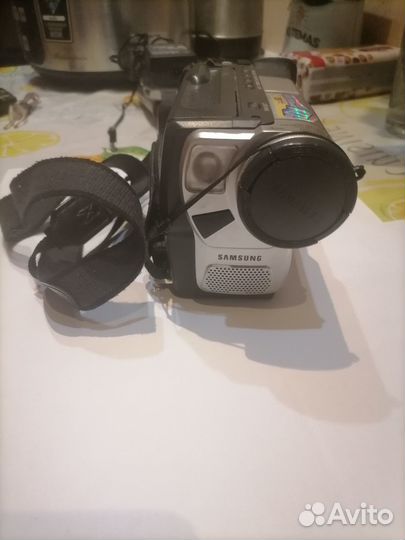 Видеокамера кассетная Samsung