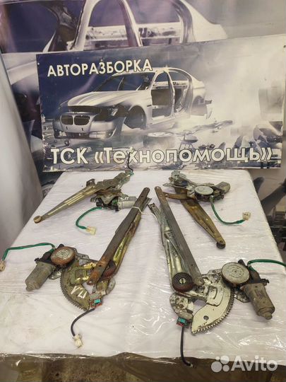 Стеклоподъёмник Mitsubishi Pajero Sport