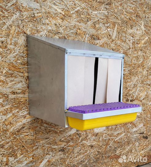 Гнездо для кур с яйцесборником