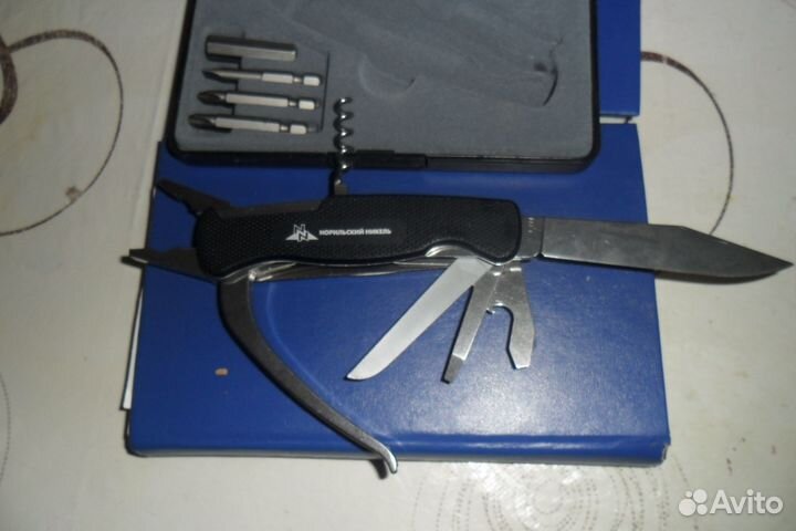 Подарок на новый год парню