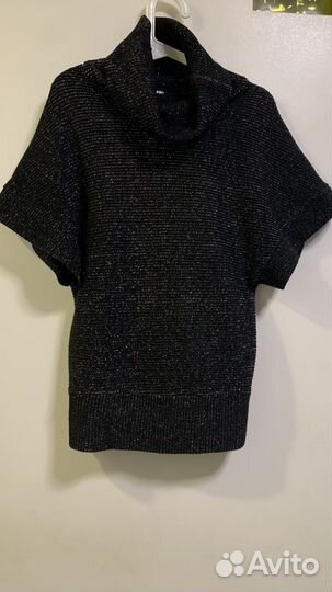 Эфектный джемпер с серебристой нитью