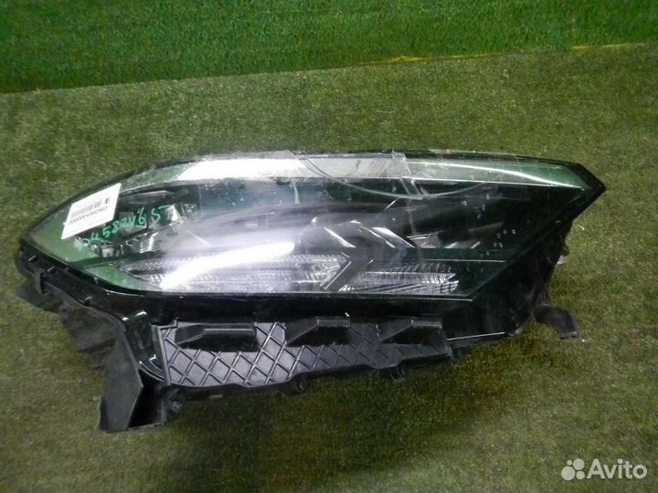 Фара правая Volkswagen Polo