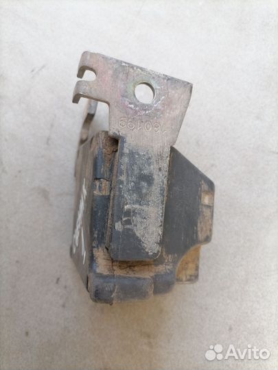 Опора двигателя правая для Renault Scenic1996-1999