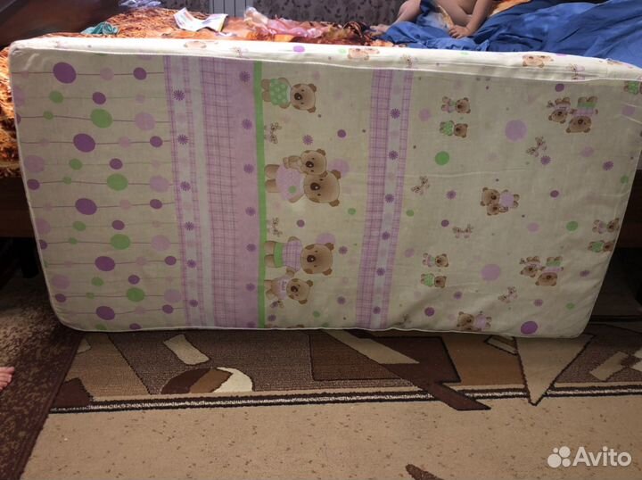 Детский матрас с наматрасниками